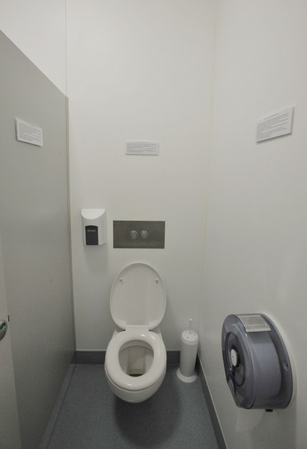 Toilet 1