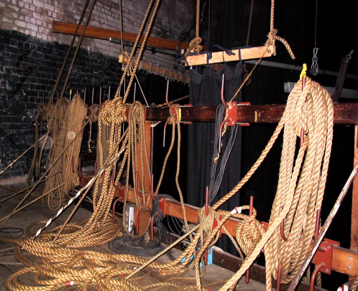 Flyfloor ropes